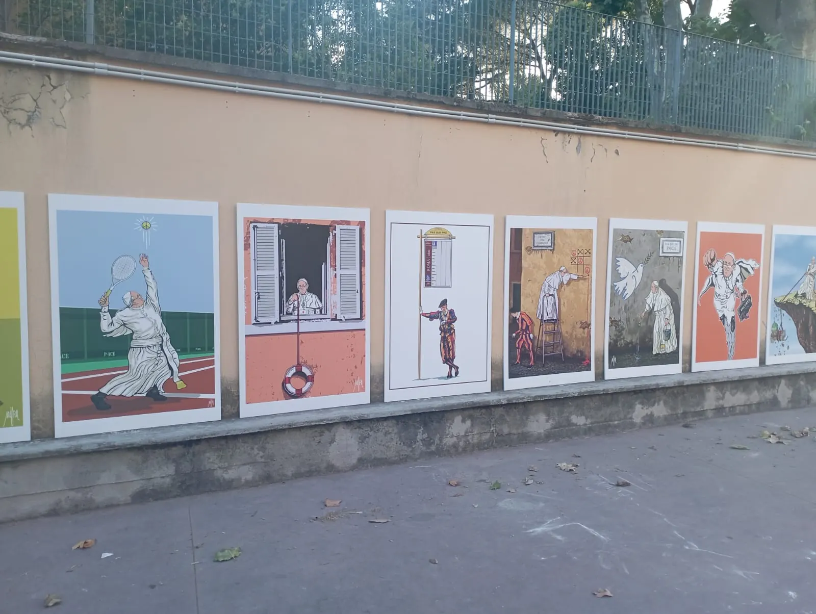 Serie di poster fine art stampati da GUUG ed esposti in strada a Roma, su carta fotografica grande formato